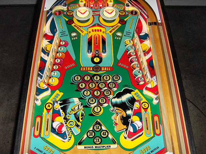 "pinball pool machine"