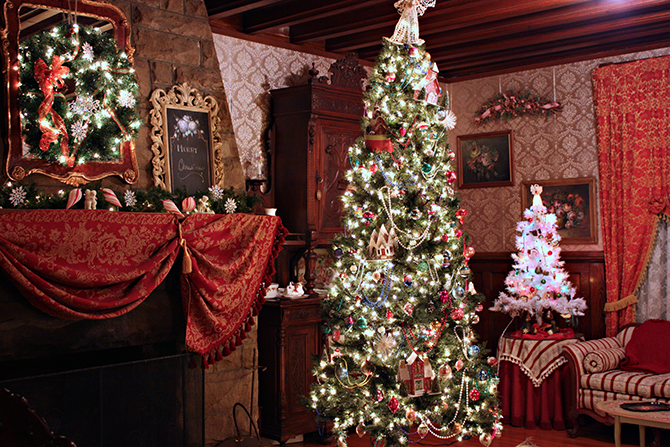fireplace_christmas tree_decoration