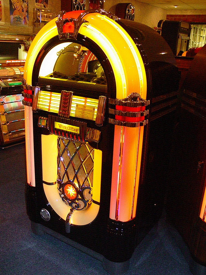 "jukebox"Iconic Vintage Design Objects Iconic Design Objects: Vintage Style