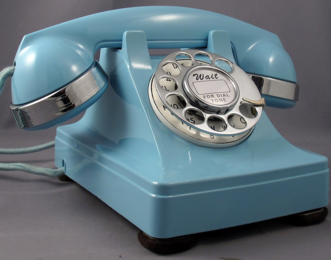 "model 302 telephone"Iconic Vintage Design Objects