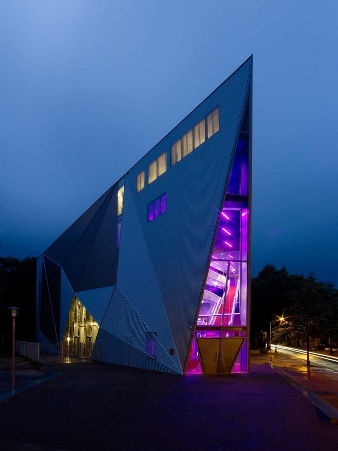 10 Best examples of Modern Fusion of Lighting Design and Architecture
