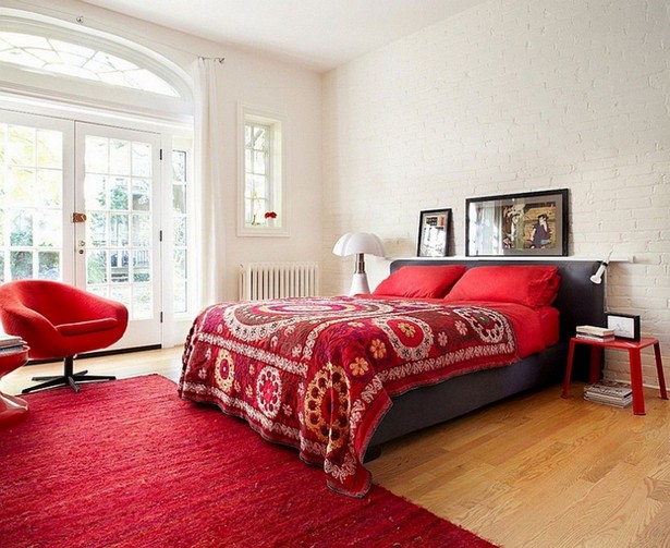Red Alert! How to decorate with white and red