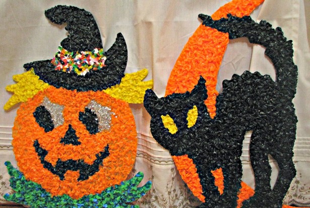Give a vintage touch to your halloween decorations