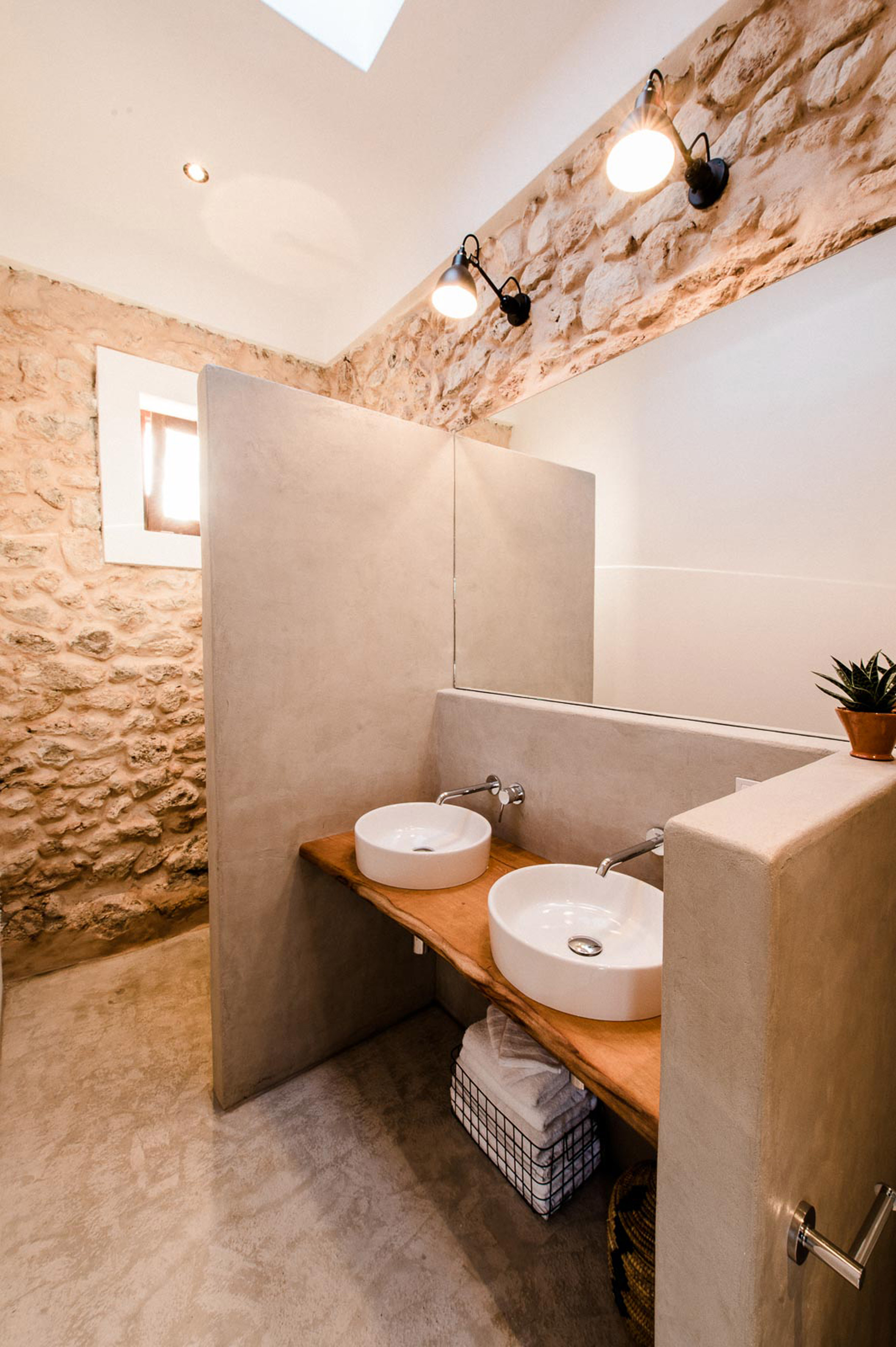 200-Year-Old Stable Transformed Into Industrial Cottage in Ibiza 2