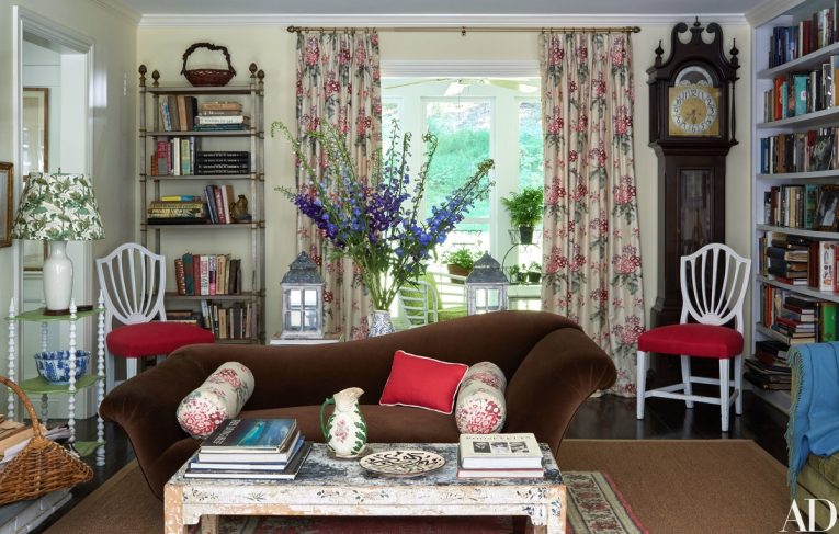 Dazzling New York Home Filled with Vintage Furniture 1