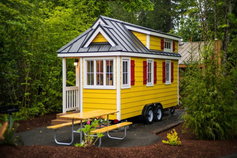 Dazzling Tiny Vintage Houses with a Stylish Design to Inspire You 1