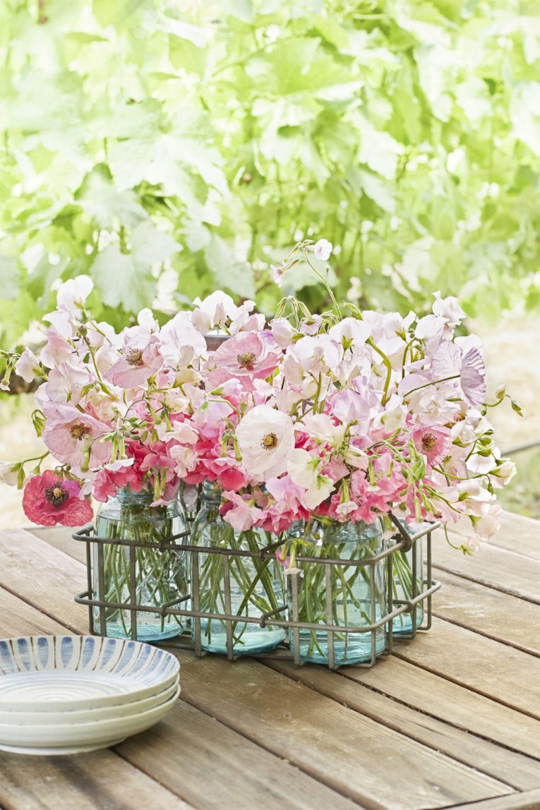 How to Use Vintage Pieces for Flowers Displays 4