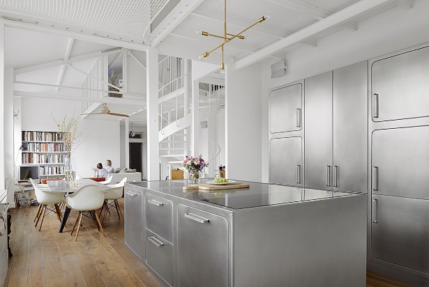 An Industrial Style Kitchen in Romantic Paris You’ll Love (8)