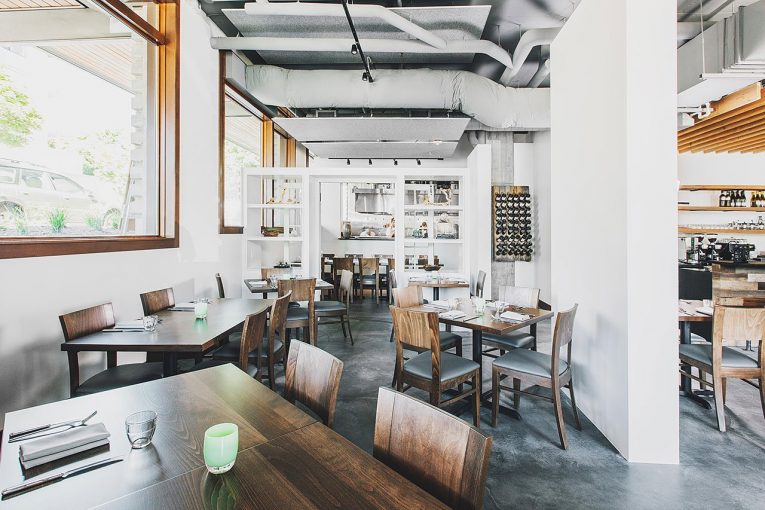Outstanding Industrial Design Restaurant Near Seattle’s Downtown