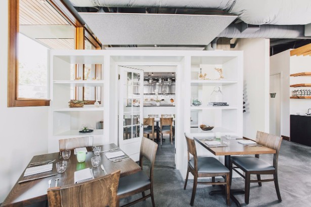 Outstanding Industrial Design Restaurant Near Seattle’s Downtown