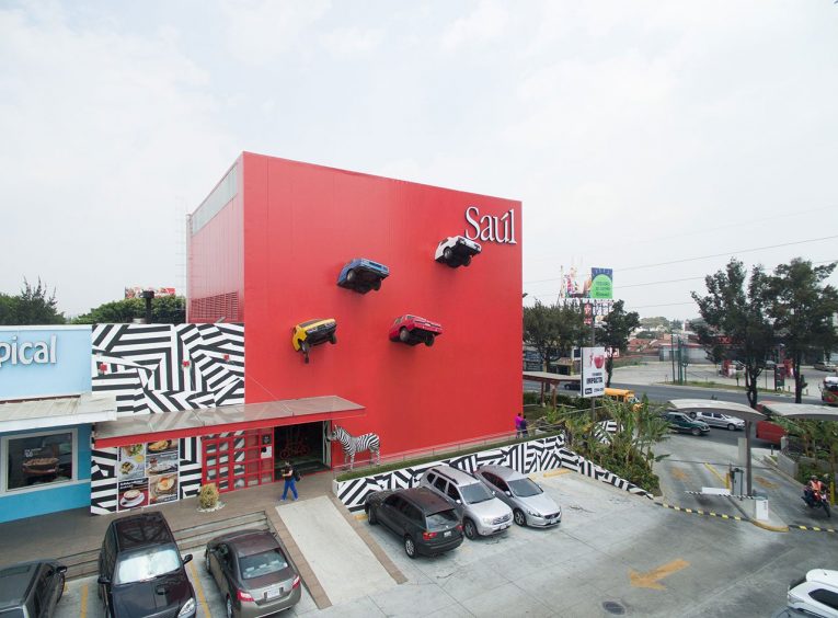 The Artistic Weirdos’ Drive-In with a Retro Style 1