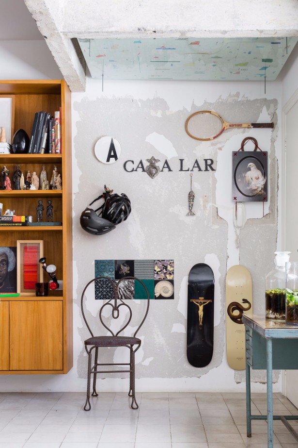 Discover This Vintage Industrial Apartment Style in Brazil