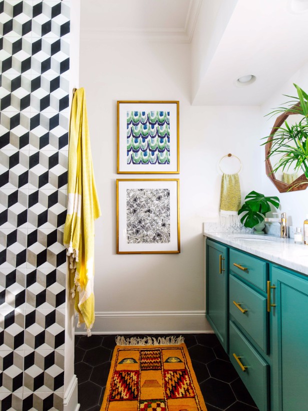Vintage Decor Bathroom With Bold Colors and Geometric Shapes (5)