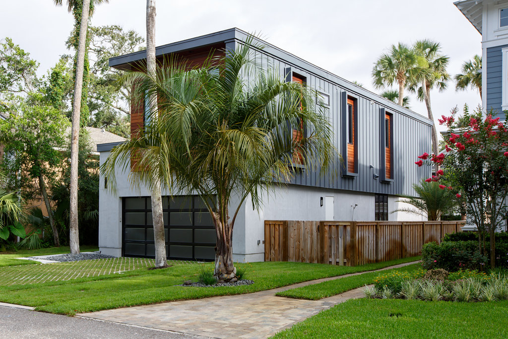 Florida House With Industrial Interior Design You Can't Miss! 5