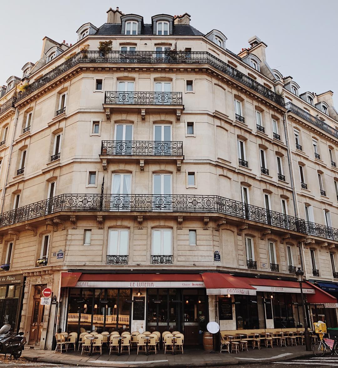 The French Café Scene You Need To Visit When in Paris! 1