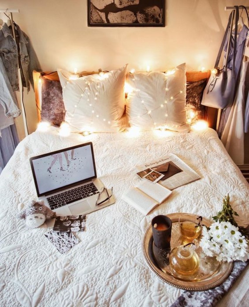 5 Reasons To Stay In And Enjoy The Winter Cozy Nights!